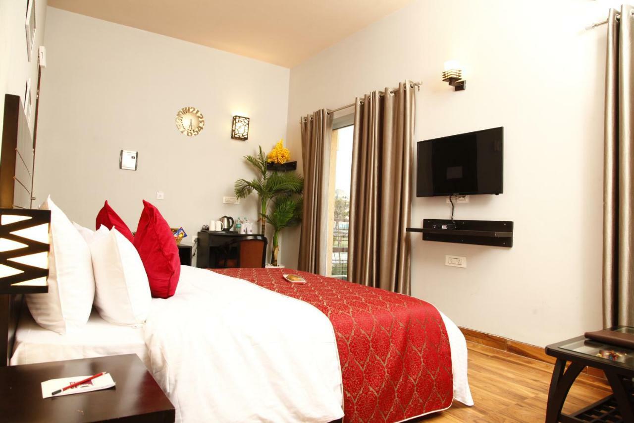 Anandam Clarks Inn Suites Вріндаван Екстер'єр фото